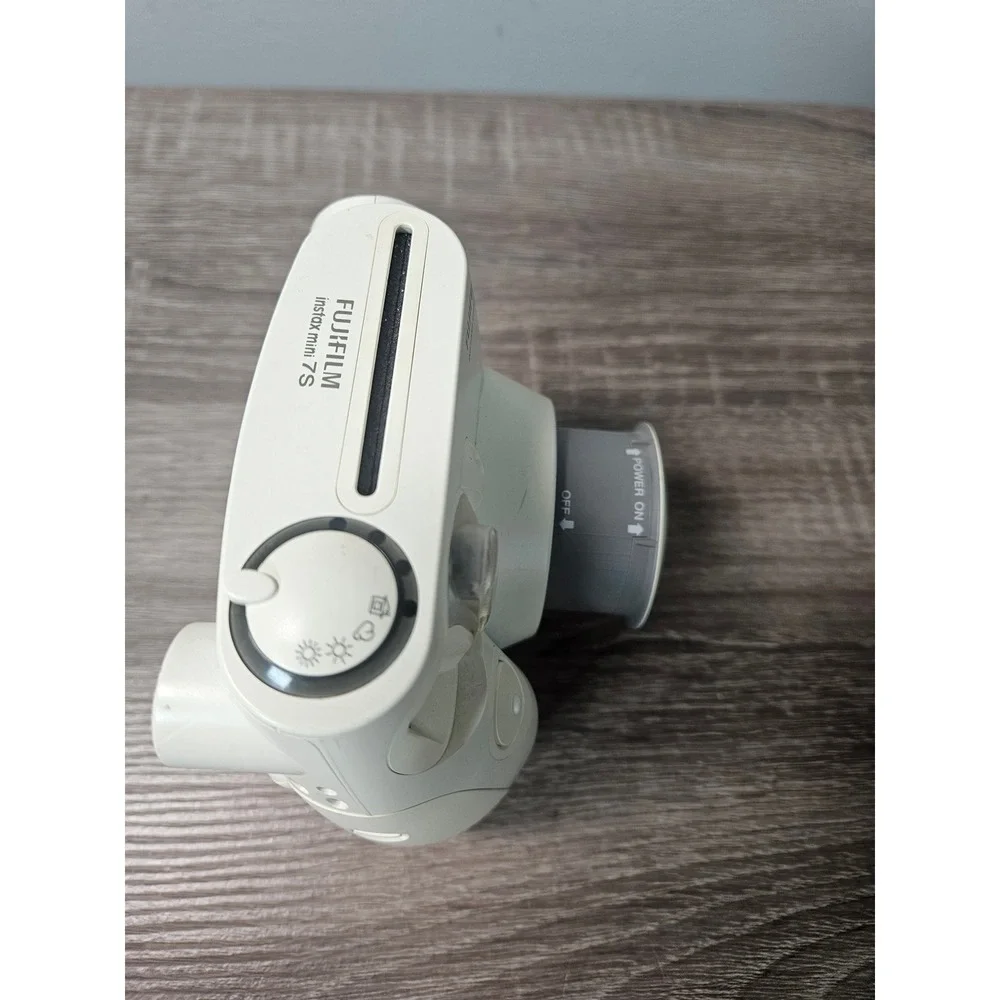 Fujifilm Instax Mini 7S Instant Film Camera White Fujinon 60mm Lens Retro